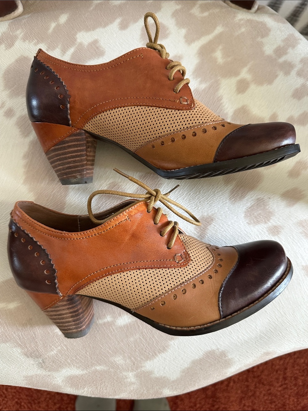 L'ATISTE Two-Tone Brown and Tan Lace-Up Heels